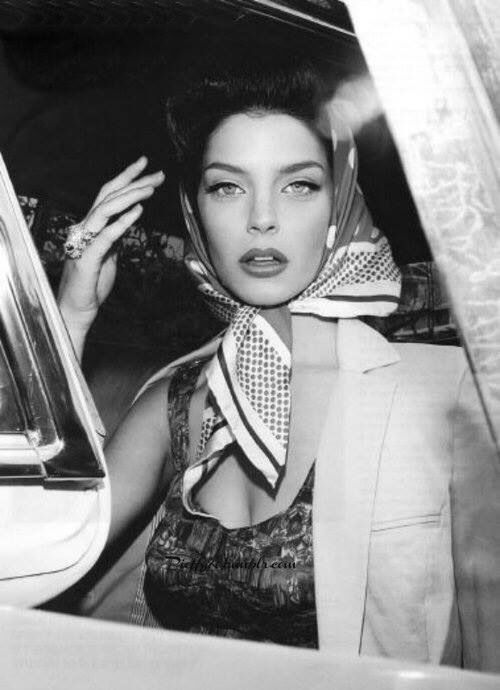 Headscarves: The Must-Have Accessory of Summer 2025
